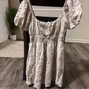 Puff sleeve cream mini dress🌸